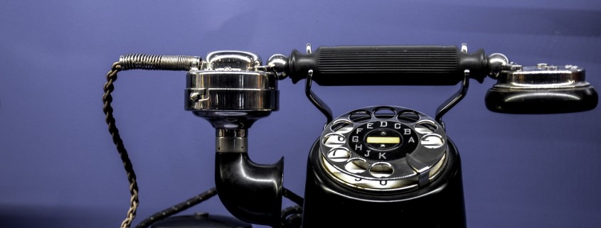 un telefono degli anni novanta